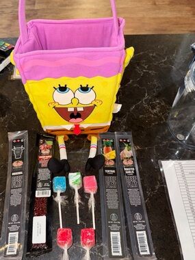 Nickelodeon Sponge  Bob Basket Tote Dangling Legs 2005 Beef Jerky Square Suckers